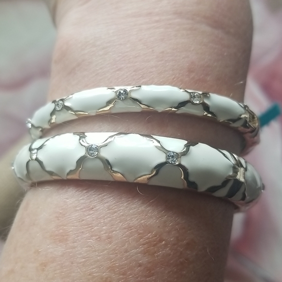 SEQUIN (Set of 2) White Enamel Swarovski Crystal Hinged Bangles Nordstrom NWT - Picture 5 of 9